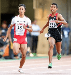 日本選手権男子200m２００メートル決勝　同着２位に入った高瀬（左）とサニブラウン